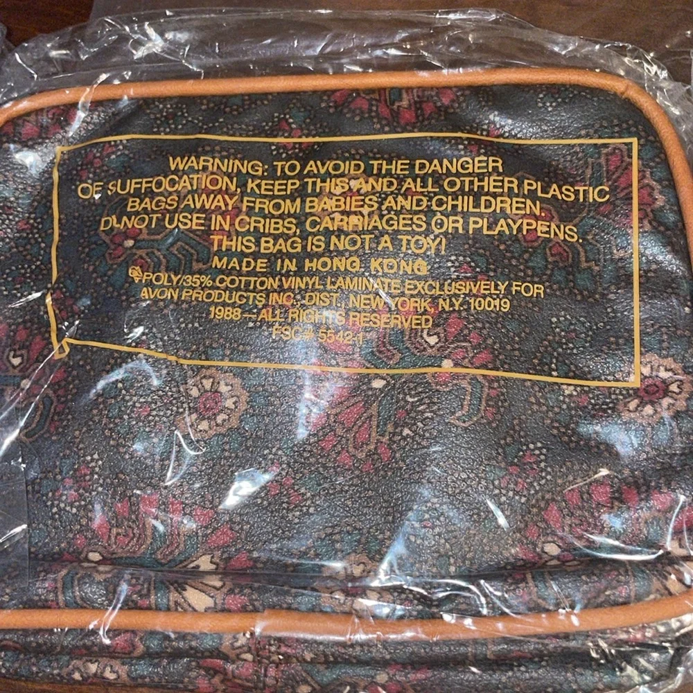 Avon Paisley Collection PVC Makeup Travel Bag with 2 oz. TSA Travel Bottles